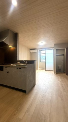 福山市松永町４丁目のアパートの居間・リビング