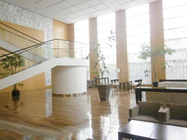白金タワーのロビー