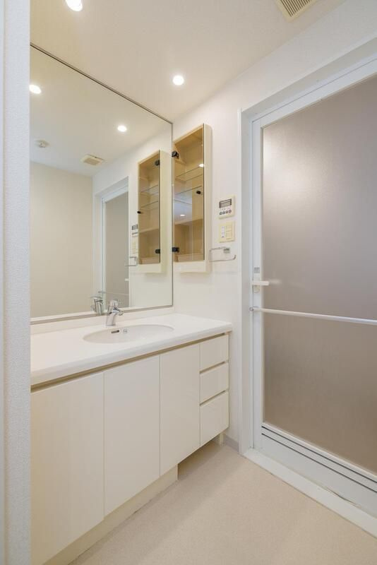 白金タワーの独立洗面台