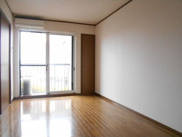 シェーンレーベン 壱番館の居間・リビング