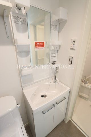 アザーレ・ターコイズ府中本町B棟の独立洗面台|※別号室参考写真