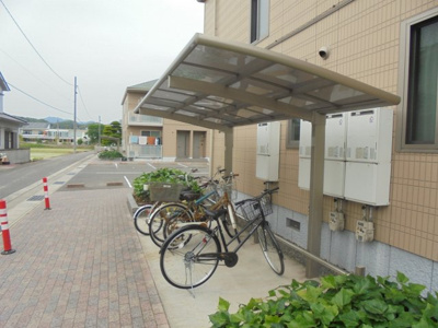 【その他共用部分】 | グリーンハウス A棟 | 屋根付き駐輪場