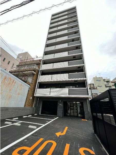 GRAN DUKE栄elimaの外観