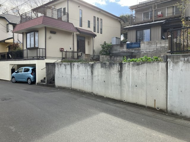 敷地面積25坪　売地　桶川市上日出谷南一丁目の前面道路含む現地写真|現地（2026年3月20日）撮影
前面道路：東側公道約６ｍ