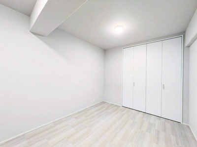 【子供部屋】 | サンヴェール千里緑地公園 | こちらの物件近くの教育施設や、スーパー・公園など、物件周辺の住環境を併せてご案内させて頂きます。ぜひ、現地での暮らしをイメージなさって下さい！