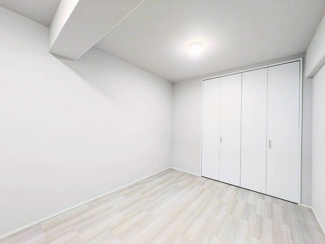 【子供部屋】 | サンヴェール千里緑地公園 | こちらの物件近くの教育施設や、スーパー・公園など、物件周辺の住環境を併せてご案内させて頂きます。ぜひ、現地での暮らしをイメージなさって下さい！