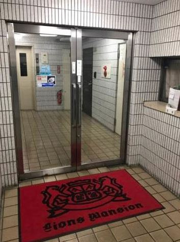 ライオンズマンション日暮里駅前のエントランス