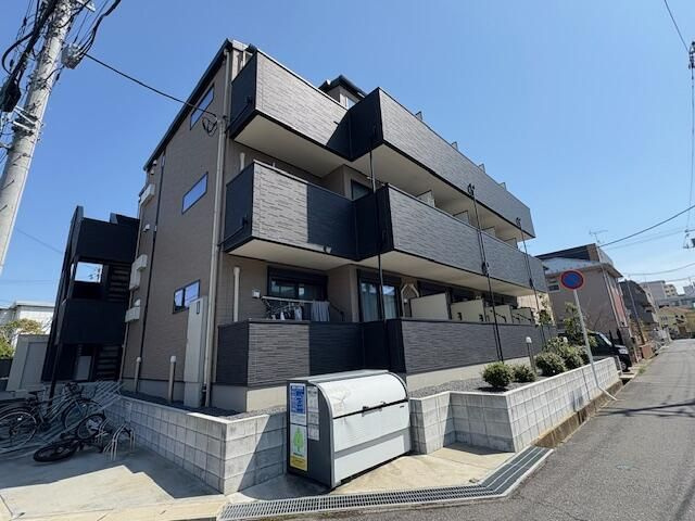フラット南流山の外観