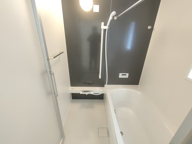 【Cradle Garden】　栃木市大平町西野田　第４　全4邸の浴室|〇２号棟　浴室〇
空気もこもらずいつもクリーンな浴室乾燥機付の広々バスルーム♪
2026年3月撮影