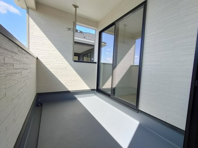 【Cradle Garden】　栃木市大平町西野田　第４　全4邸のバルコニー|〇２号棟　インナーバルコニー〇
日当たり良好なバルコニー♪お洗濯物を乾かす強い味方になります（＾＾）
2026年3月撮影