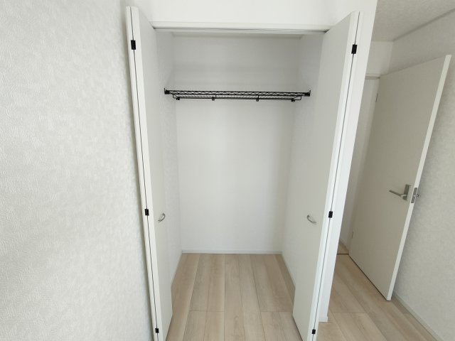 【Cradle Garden】　栃木市大平町西野田　第４　全4邸の収納|〇４号棟　クローゼット〇
各居室に収納付きで住みやすさにこだわっています！
2026年3月撮影