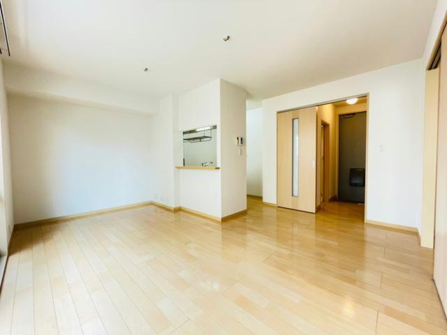 熊本市中央区帯山１丁目のアパートの居間・リビング