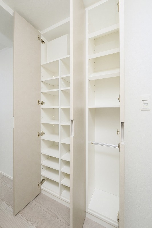 新品家具付きマンション西中洲8(KaGood福岡)の収納|こまごまとしたものを収納できそうですね