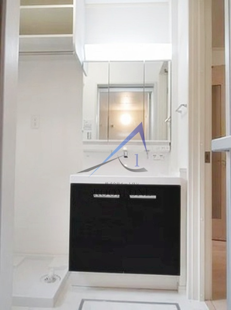 エルマーナ雑司が谷　A棟の洗面所|独立洗面台です。