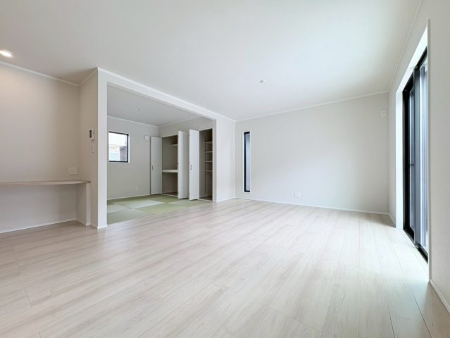 ダイマルタウン　羽島郡岐南町伏屋第８　全３区画分譲の居間・リビング|リビング別角度です。