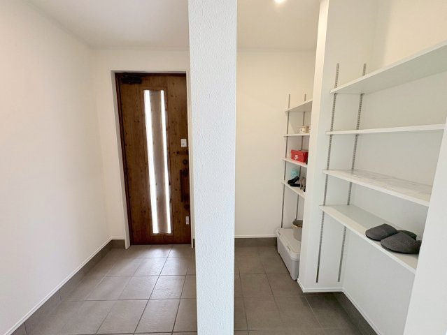 ダイマルタウン　羽島郡岐南町伏屋第８　全３区画分譲の収納|シューズインクロークです。
