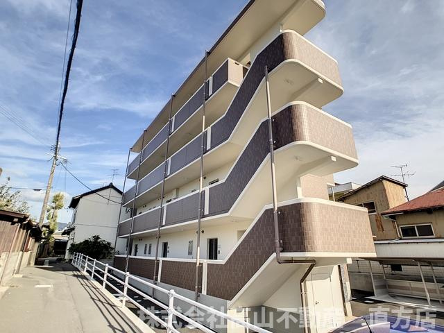 直方市殿町の賃貸マンションの外観
