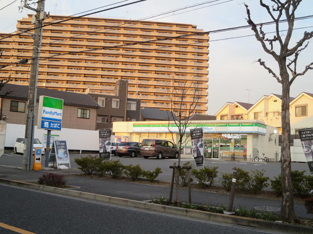 ファミリーマートトゥ…まで441m