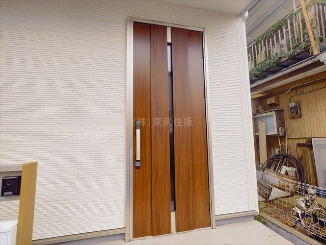 【玄関】 | ふじみ野市亀久保第二 | 落ち着いた雰囲気の玄関です