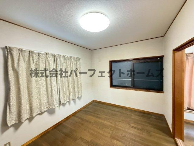倉治２丁目戸建　賃貸の居間・リビング|ゆったりとした居間です