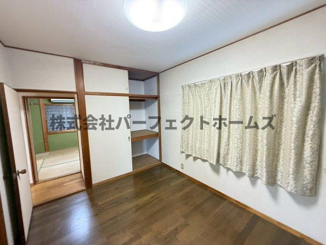 倉治２丁目戸建　賃貸の寝室|広くて明るい寝室