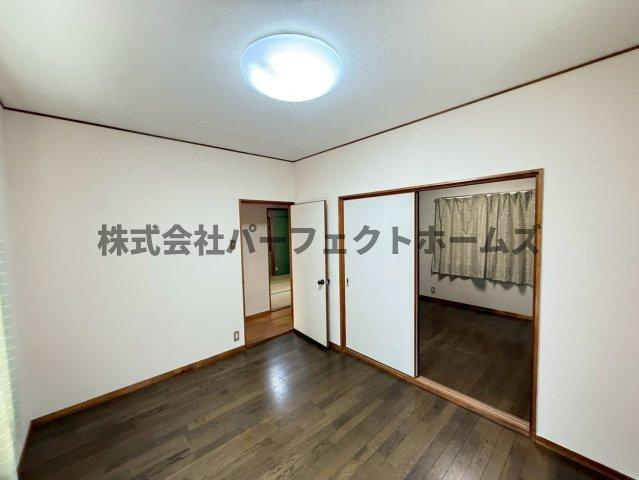 倉治２丁目戸建　賃貸の居間・リビング|ゆったり過ごせるリビングです