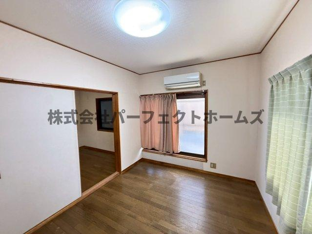 倉治２丁目戸建　賃貸の居間・リビング|おしゃれな居間です