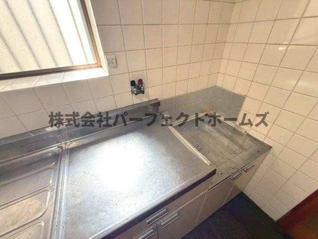 倉治２丁目戸建　賃貸のキッチン|コンパクトなキッチンで掃除もラクラク
