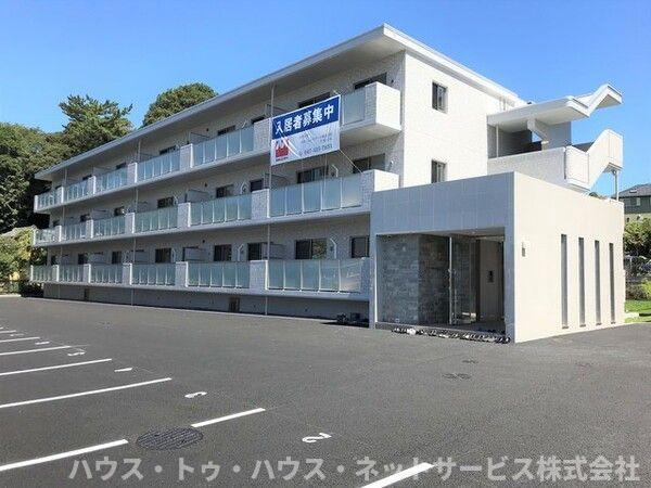 コンシェリーコートの外観