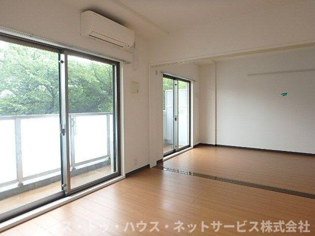 コンシェリーコートの寝室
