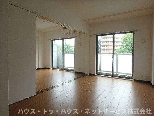 コンシェリーコートのバルコニー