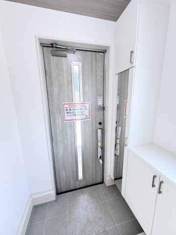 アーバンスタイル北群馬郡吉岡町1期　1号棟の玄関|玄関もタイル敷でお掃除しやすいですよ！