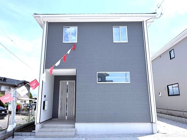 アーバンスタイル北群馬郡吉岡町1期　1号棟の外観|西面からの外観です♪シンプルで飽きのこないデザインです♪