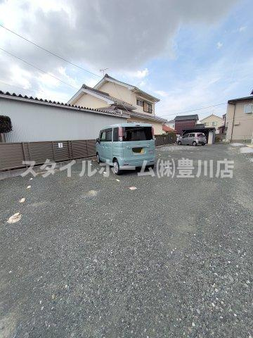 ファミール新宿の駐車場