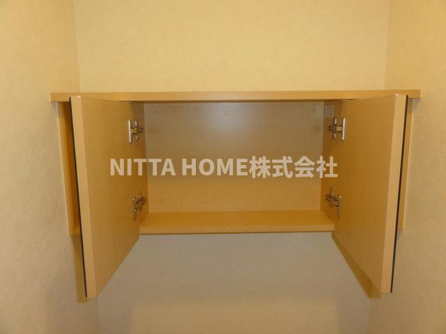 豊岡市庄境のアパートの内装|トイレ上部収納です◎