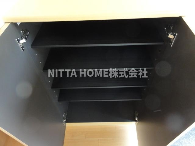 豊岡市庄境のアパートの収納|シューズボックスになります◇