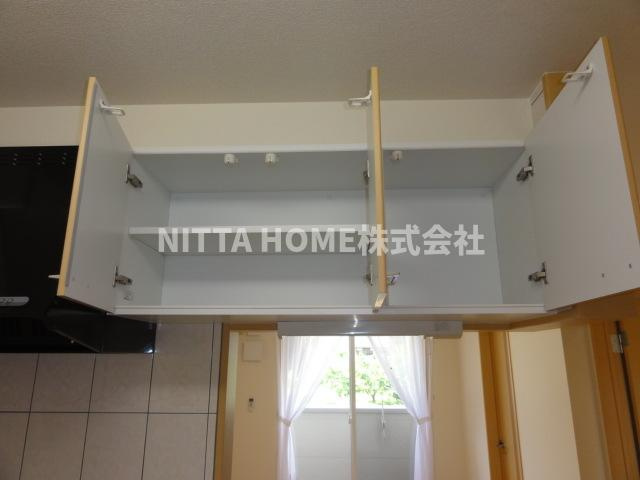 豊岡市庄境のアパートのその他共用部分|上部にも収納がついていて便利です♪