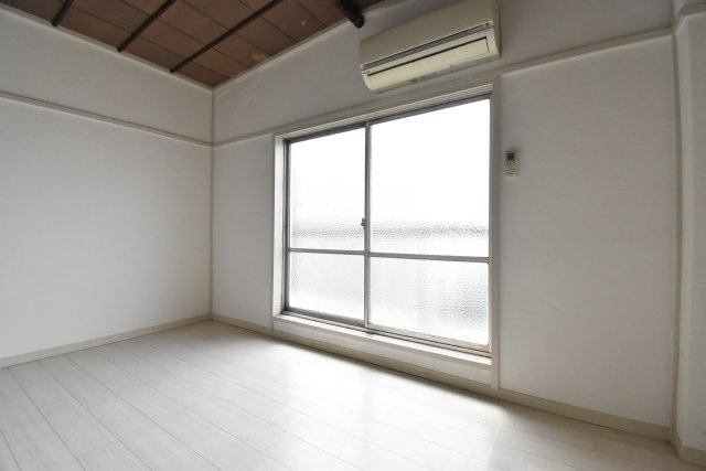 ハニーコーポの洋室