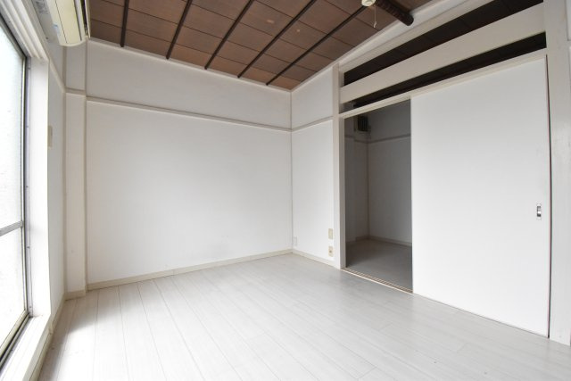 ハニーコーポの洋室