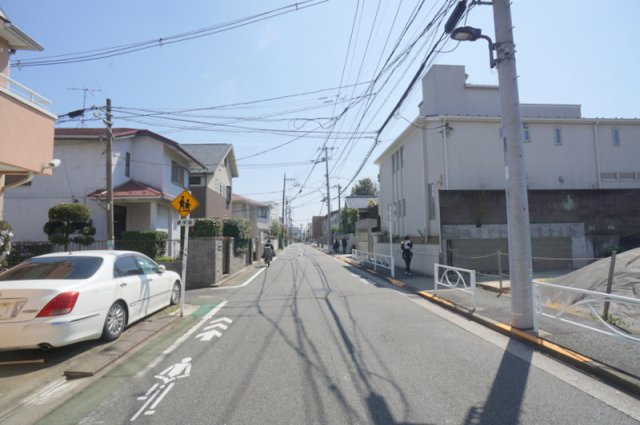 中根２　土地の前面道路含む現地写真|北東側　公道　幅員約8.0m　接道約16.4m
