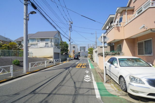 中根２　土地の前面道路含む現地写真|北東側　公道　幅員約8.0m　接道約16.4m
