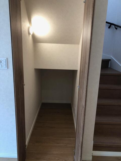 2022年築　柏木町　『糸井駅』　築浅戸建てのその他|階段下収納 