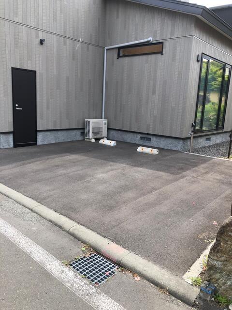 2022年築　柏木町　『糸井駅』　築浅戸建ての駐車場| 