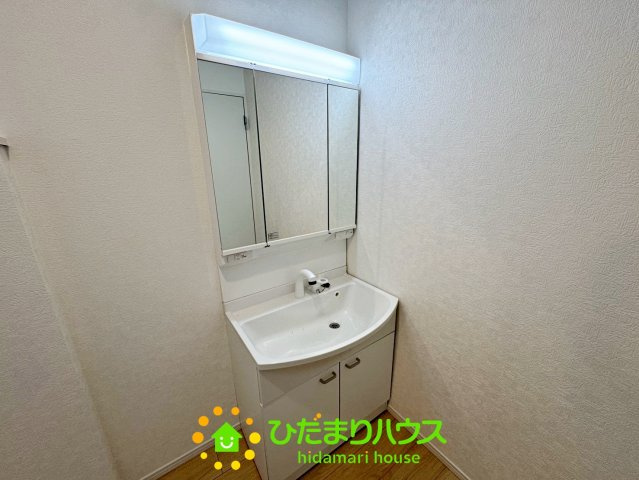 古河市五部第1　新築一戸建て　01　クレイドルガーデンの独立洗面台