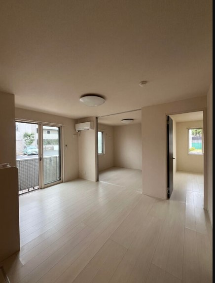 ＣＲＥＳＣＥＮＴＥ経堂 弐番館の居間・リビング