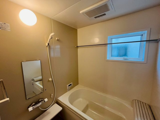 【Livele Garden】　栃木市大平町富田　第１５　全1邸の浴室|〇浴室〇
空気もこもらずいつもクリーンな浴室乾燥機付の広々バスルーム♪エコベンチ付きで半身浴も楽しめます（＾＾）
2026年3月撮影