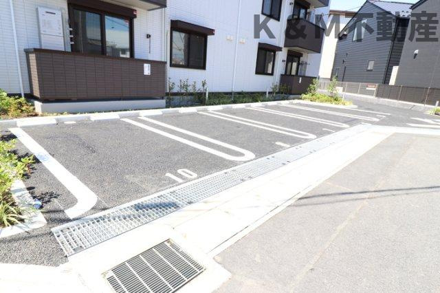 ティアラⅢの駐車場|駐車場完備です