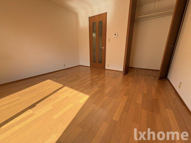 Casa.Esperanzaの居間・リビング|こちらのリビングで趣味の時間をお楽しみください