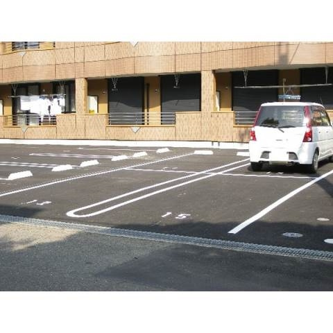 コンフォール恵Ⅱの駐車場