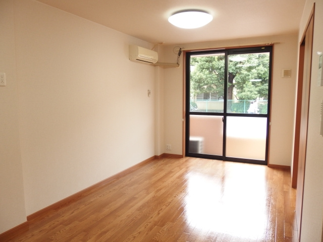 コンフォール恵Ⅱの居間・リビング